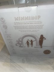 MINNIDIP Exclusive Resort Collection Garland Arch Play Sprinkler – Indoor/ Out