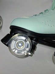 NEW Xudrez Roller Skates Mint Green Womens 37 (US 7) LED Light Up Wheels + Bag