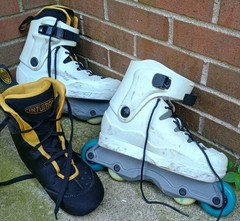 Them model 908 size YL inline skates Intuition small liners Oysi frames