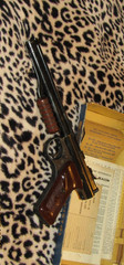 BENJAMIN 130 AIR PISTOL rare Bakelite Grips + Box/Papers VERY COLLECTIBLE BB GUN