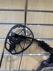 LEFT HANDED Hoyt Pro Force 30-40 Lbs 32″-29″ Draw Length