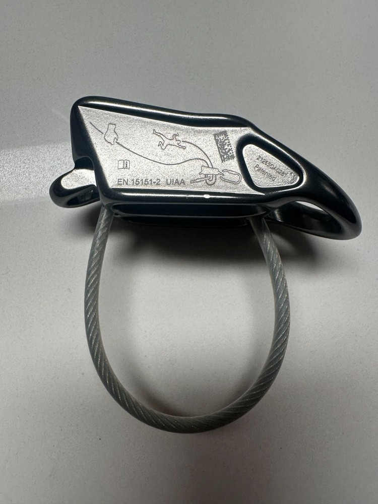 Petzl Reverso Belay Device Rappel Climbing Descender Black EN15151-2 UIAA