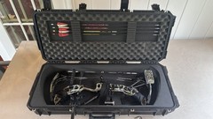 Mathews V3 27 RH Bow w/ Sight, Stabilizer, Quiver, SKB Case 29.5″ draw, 60#