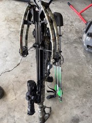 CenterPoint Archery CP400 Helicoil+Luminex Red Dot Scope+Matching Arrows
