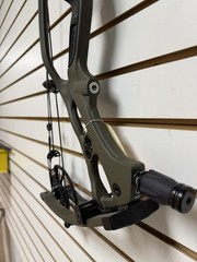 NEW Hoyt RX-9 Right Hand 70# 25-30″ Wilderness Compound Bow