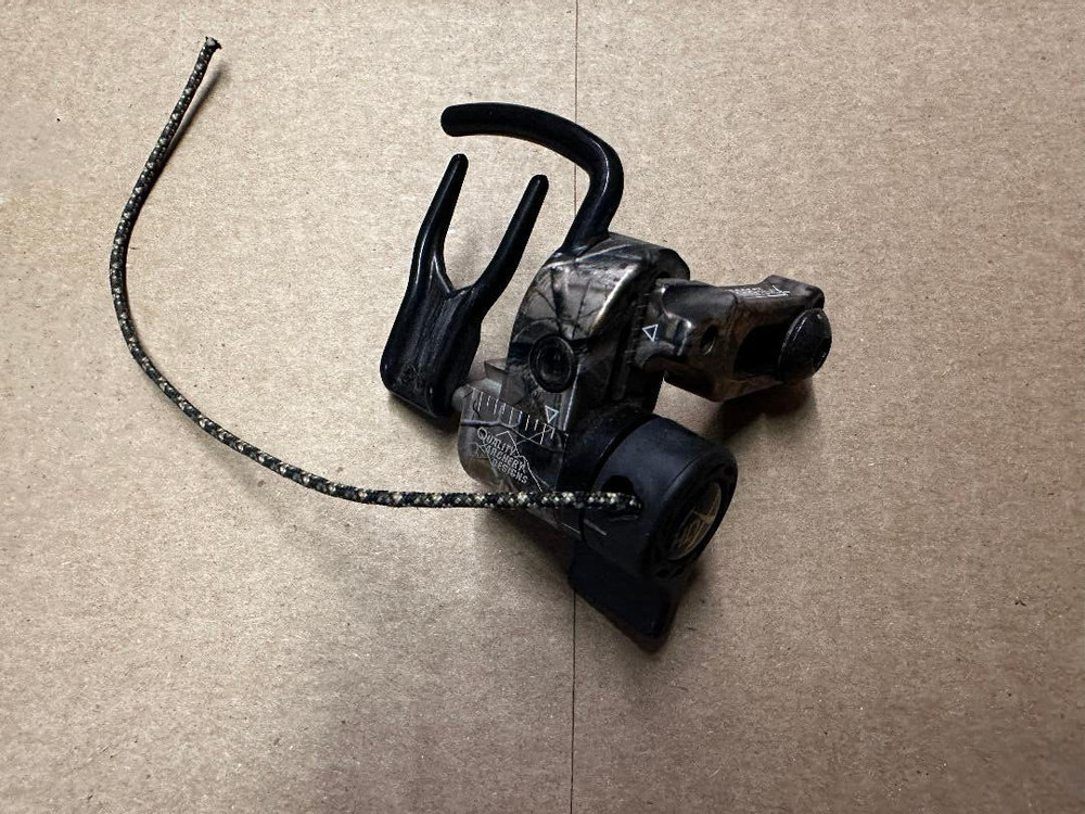 PERFECT USED QAD HDX Realtree Camo Ultra Pro Drop-Away Arrow Rest fall away