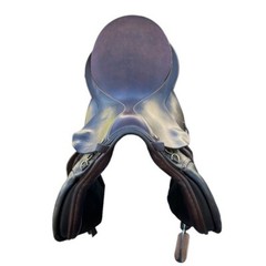 Barnsby Leng 19″ Made in England with a deep seat and adjustable stirrup bars.