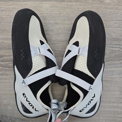 Excellent Evolv Defy LV Women’s Climbing Shoes, Gray/White. W43