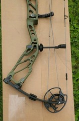 Elite Remedy compound bow RH 70# OD Green