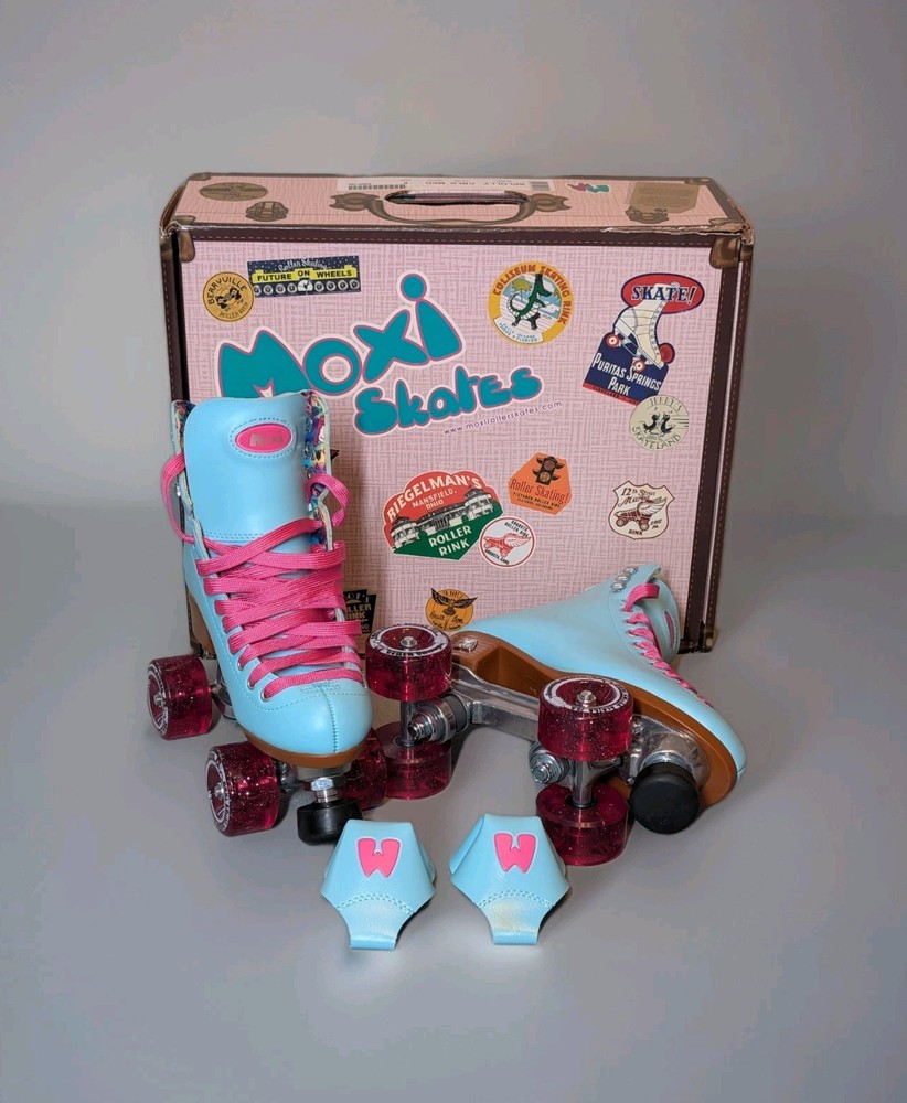 Moxi Beach Bunny Roller Skates Blue Sky Pink Sz 5 Slightly used w/Box Toe Guards