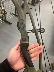 (RH) Hoyt RX-9 ULTRA 28.5-29″/60-70#/Wilderness*BOW ONLY*