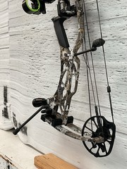 Hoyt Alpha X 33, RH, In Elevated 2 camo, 60-70 lbs
