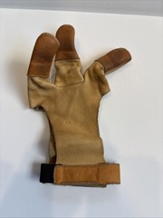 Camo Archery Target Quiver With Belt & 3 Finger Glove