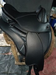 NEW BAREFOOT ENGLISH TREELESS HORSE SADDLE TACK SIZE (16 TO 18) INCHES.