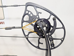 Mathews Lift 33 26-31.5″ Draw 50-70 lbs Compound Bow in Black! LEFT Hand!