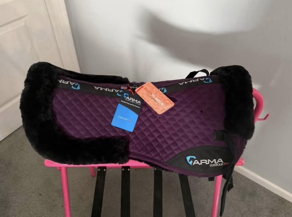 Arma Contour Pro, suede/fleece half pad 15-16.5. New, Tags Still On It.