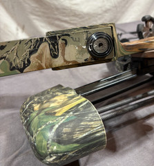 Martin Archery Lynx M7 Mossy Oak Compound Bow 3x Carbon Arrow Shafts