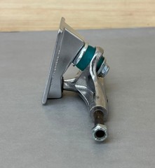 (QTY 1) Thunder Trucks Hollow Light Polished II-145 Truck