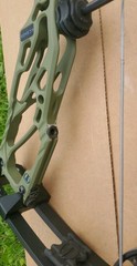 Elite Remedy compound bow RH 70# OD Green