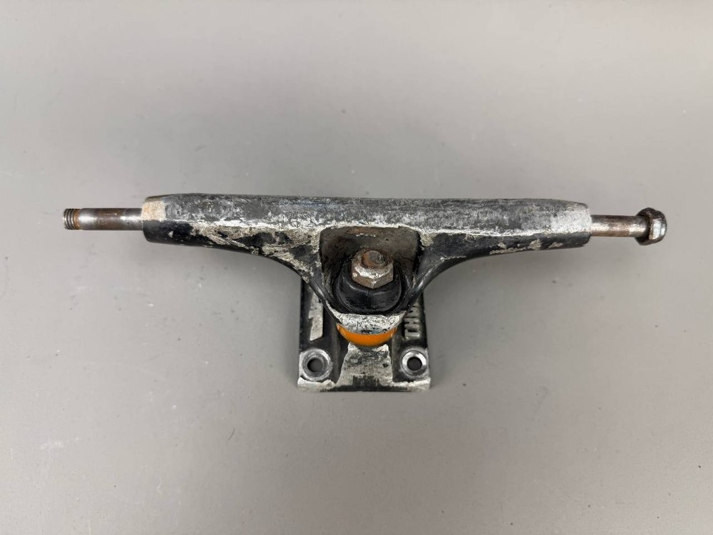 Vintage Thunder Skateboard Trucks 8.5»