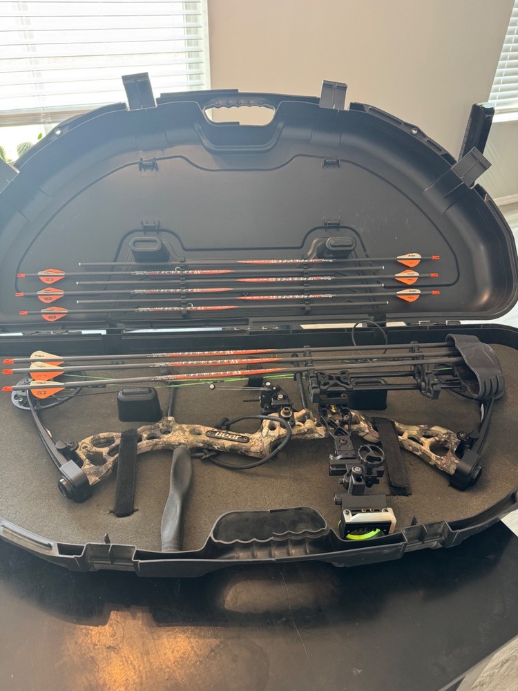 Bear Archery Vast Right Hand Compound Bow – With upgrades – Complete package