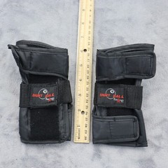 Eight Ball Outdoor Safety Gear Adult Small Black Wrist Elbow Knee Pad Protection