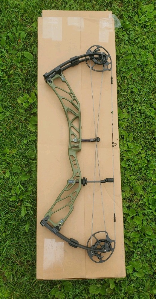Elite Remedy compound bow RH 70# OD Green