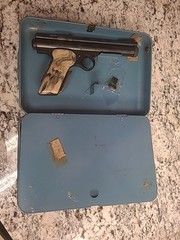 Crosman «150» «22 Cal» Pellgun With Steel Taget Case