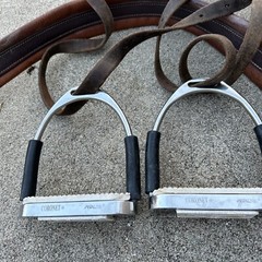 RARE ZALDI Close Contact Saddle – Bentley II – 17″ – Quality Leather – Spain