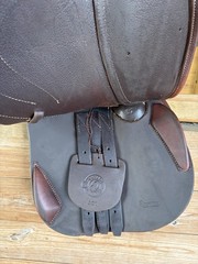 2024 Antares Skylla Jump Saddle 17″ seat 2N Flap T1 Panels EXCELLENT Condition