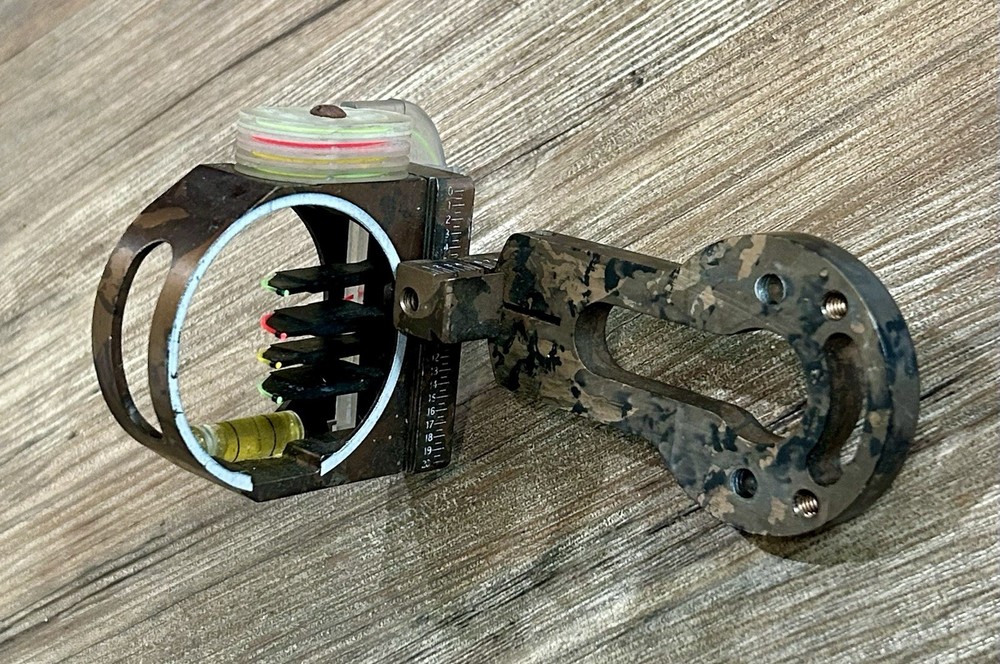 Black Gold 4 Pin Archery Sight Camo