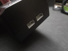 B3 PRO Compact Charger, Input voltage: 100-240V AC, Max charge current:3* 800mA