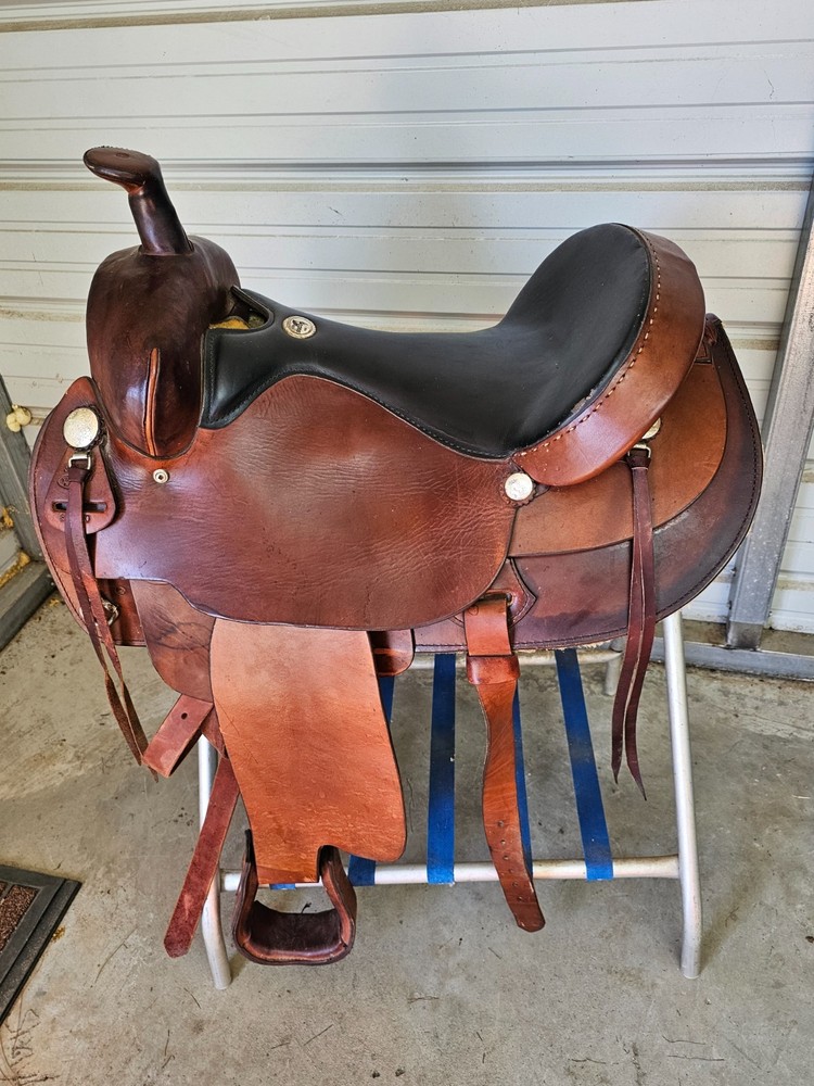 A Good Used 17″ Brown Color Simco Pleasure Trail Saddle #8250