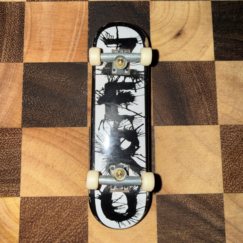 Tech Deck Zero Black And White Paint Splash Skateboard