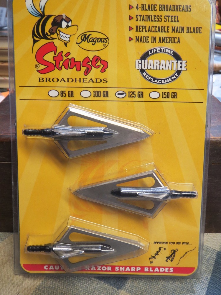 Magnus Stinger 125 grain 4 blade broadhead 2 3/16″long X 1 1/8″wide (3 pack)