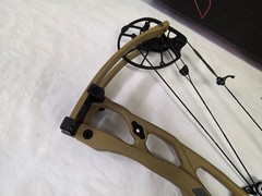 Hoyt RX-9 60 – 70lbs/25″ – 30″/Bourbon