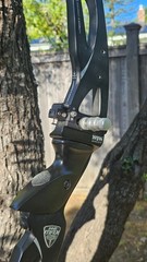 WIN & WIN INNO MAX ARCHERY CARBON BOW RISER-BLACK- 25″ Right -FREE SHIPPING