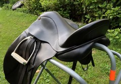 17” Albion Original Comfort Dressage Saddle. 5.5”DTD, Wide Gullet, 16”x12” Flaps