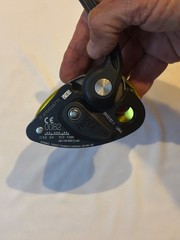 Petzl Grigri 2 Belay Device Bundle Kit – William Am’d 2x Vertigo Carabiners NWOT