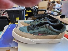Nike SB Malor Seaweed/Burgundy Crush-Khaki Men’s Skateboarding Shoes Size 9