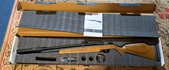 Diana Stormrider .22 Caliber 950 FPS Wood Stock Air Rifle Kit. New & Barrel Band