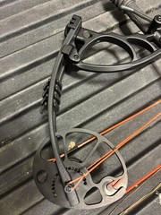 Diamond A10958 Edge XT RH Compound Bow With Package Black 20-70 lb