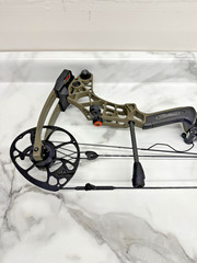 Used Mathews VXR 28 Right Handed Ambush Green Compound Bow 27″/70# – USED
