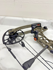 Used Mathews VXR 28 Right Handed Ambush Green Compound Bow 27″/70# – USED