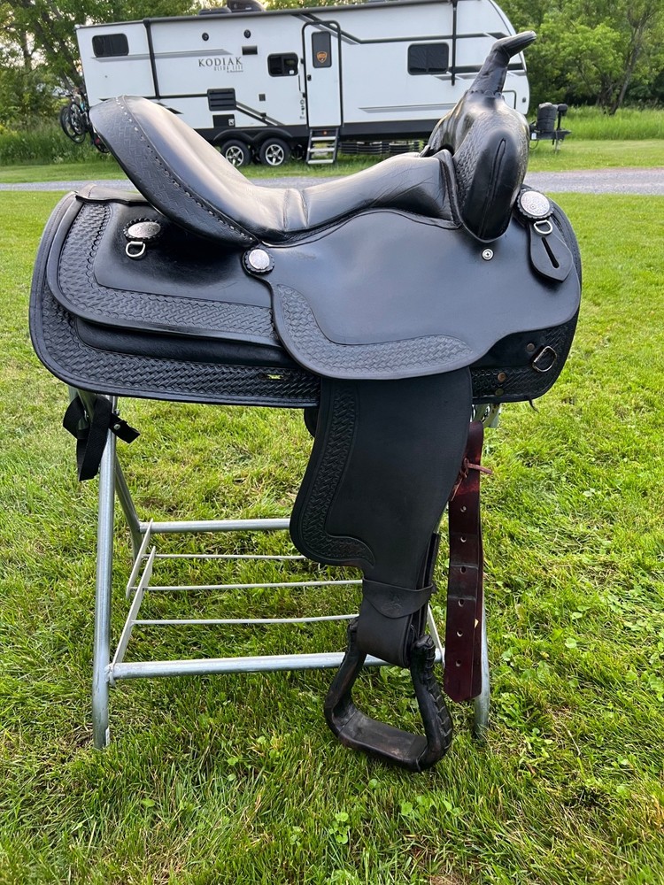 16″ Simco Western Saddle double rig great condition