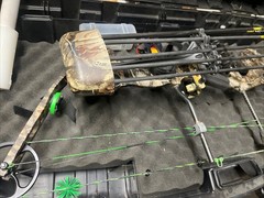 Martin Archery Saber SE Pro Series Compound Hunting Bow w/ Accessories Pre-owned