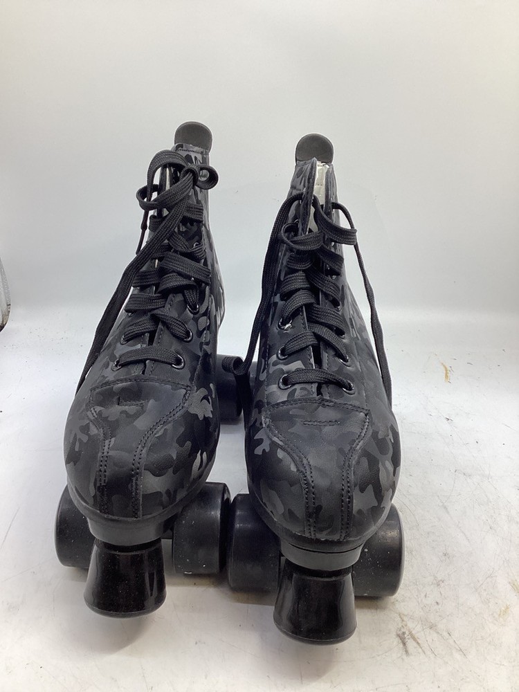 Xudrez Black and White Camo Quad Indoor Roller Skates Size 40 Euro (GO1068341)