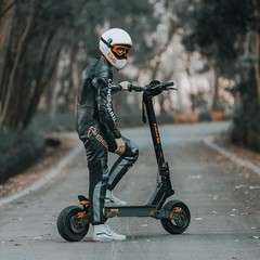 KUKIRIN 2000W Motor Electric Scooter 11″ Off-Road Tires 43 mph 43Mile Foldable