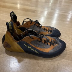 La Sportiva Mens Size 41 (US 8.5) Lace Up Rock Climbing Shoes Womens 9.5