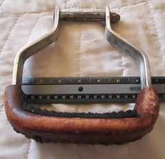 6″ CIRCLE Y WESTERN STIRRUPS 2 1/2» TOP 3» FOOT TREAD, LEATHER WRAPPED BOTTOM